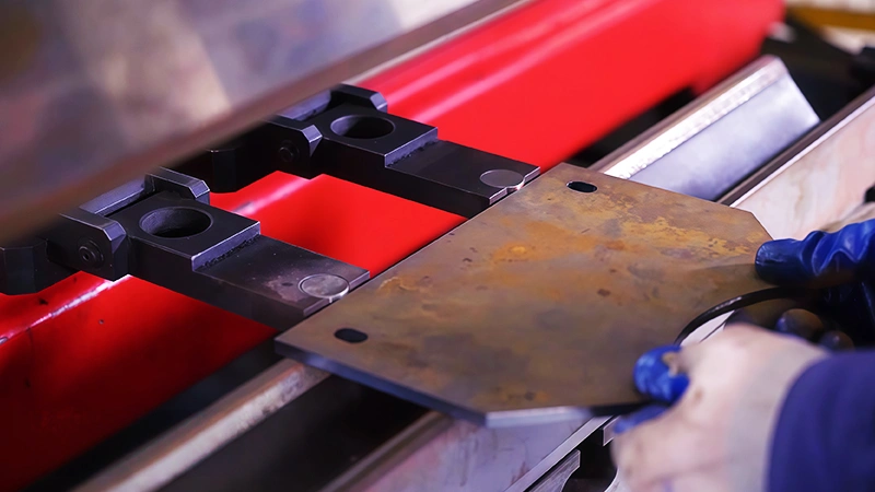 Цех предварительной сборки кожухотрубных теплообменников — Гибочный станок с ЧПУ